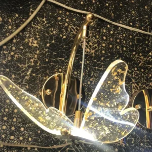 دیوارکوب پروانه طلایی لوکس با بال‌های آکریلیک