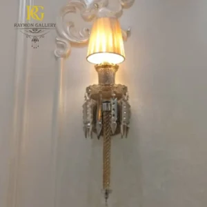 دیوارکوب باکارا طلایی کریستالی با شید پارچه ای